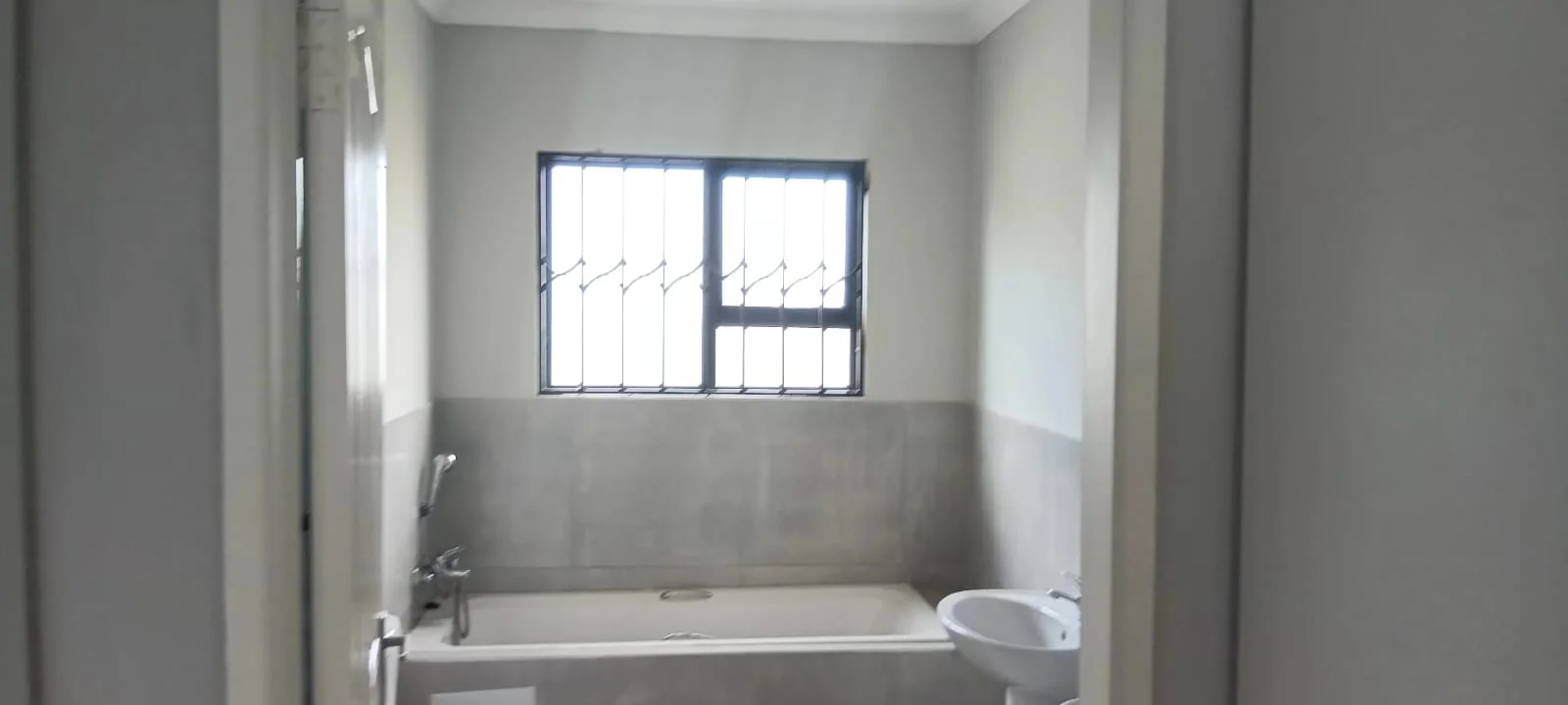 Secure, Smart & Perfectly Sized, Your Ideal Start or Downsize Home Awaits!