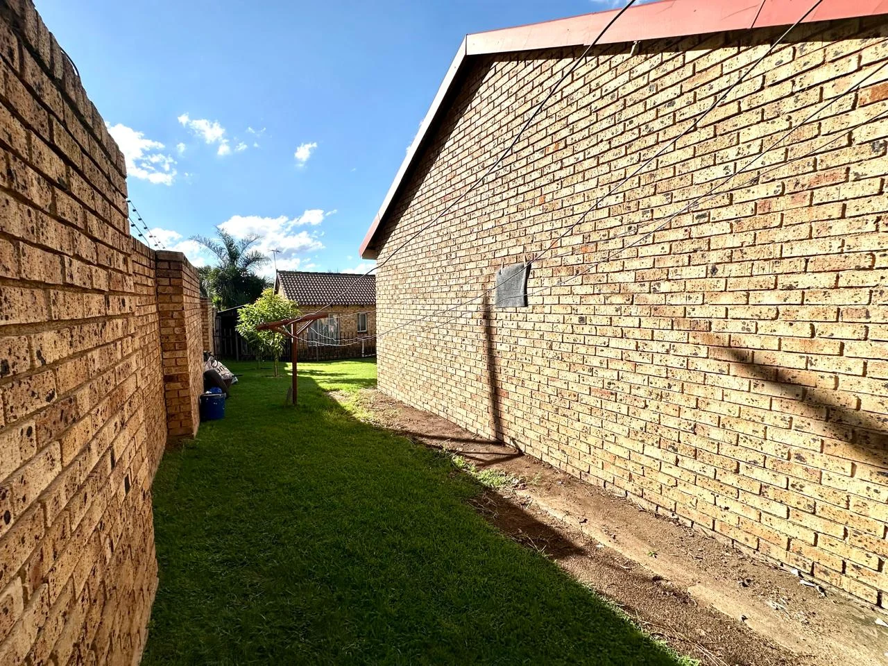 SECURE YOUR PEACE, ENJOY YOUR SPACE – EFFORTLESS LIVING WITH A GARDEN TO MATCH