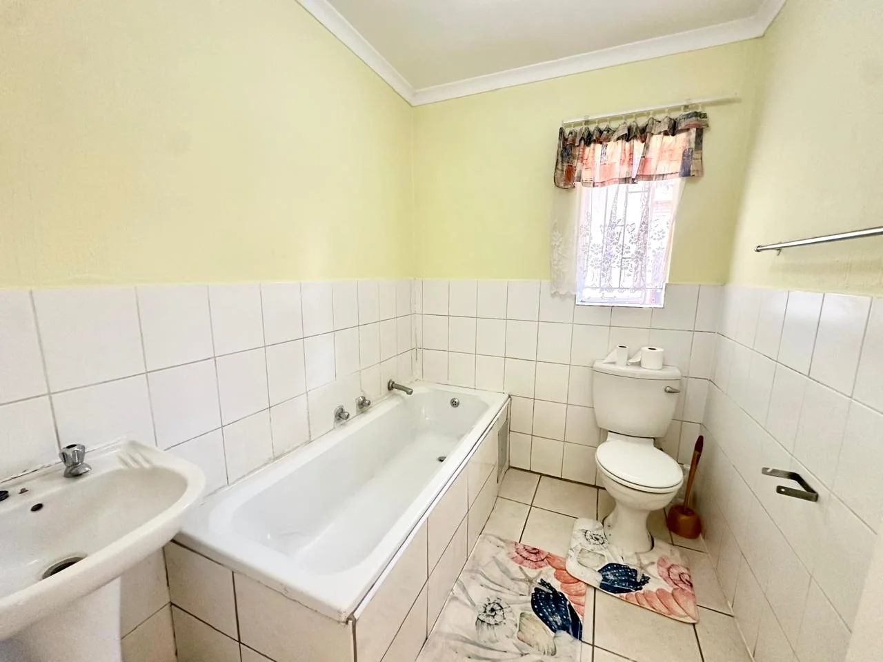 SECURE YOUR PEACE, ENJOY YOUR SPACE – EFFORTLESS LIVING WITH A GARDEN TO MATCH