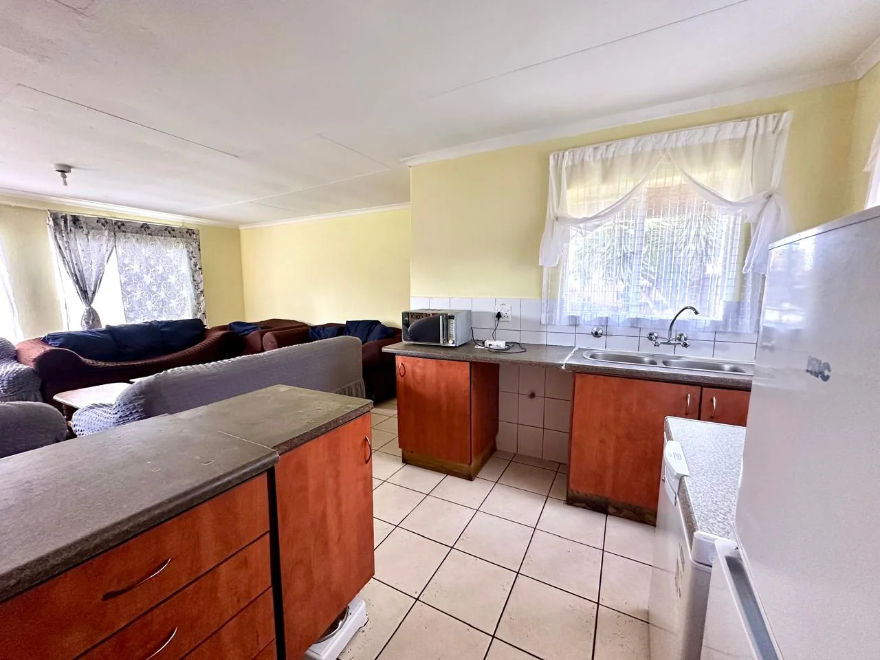 SECURE YOUR PEACE, ENJOY YOUR SPACE – EFFORTLESS LIVING WITH A GARDEN TO MATCH