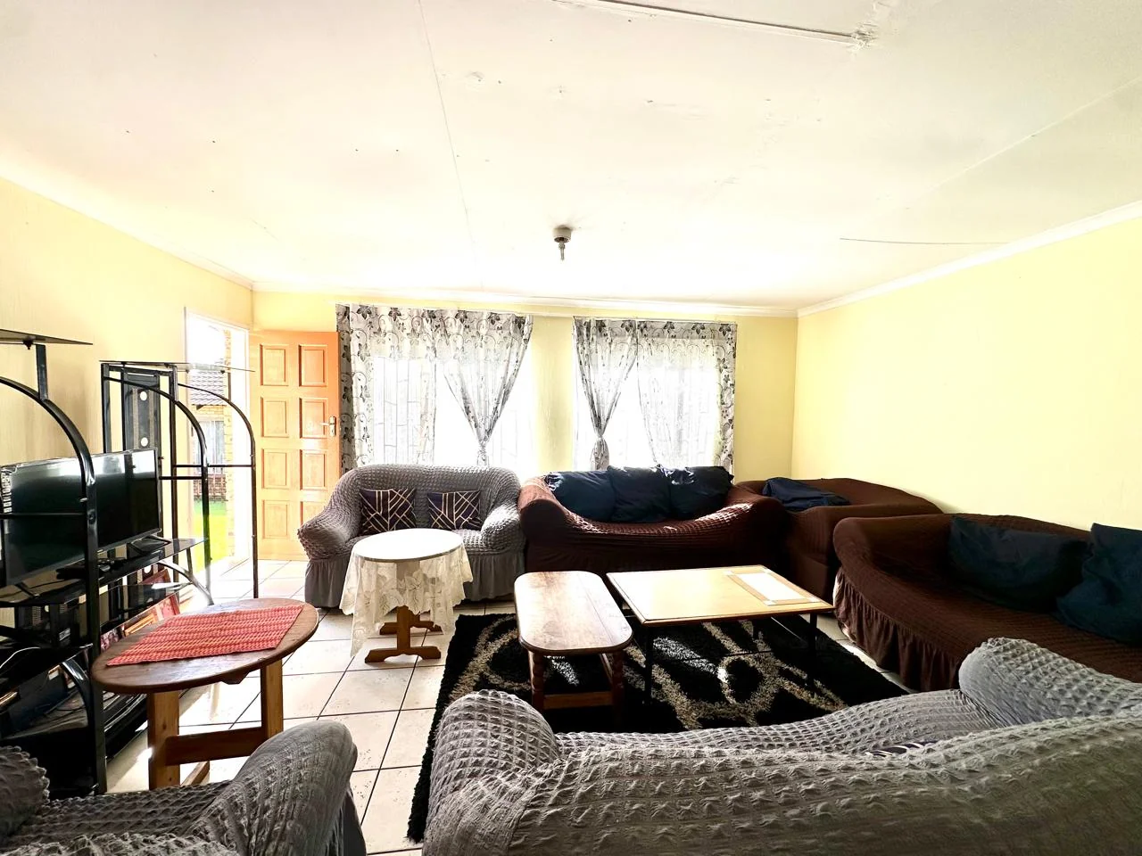 SECURE YOUR PEACE, ENJOY YOUR SPACE – EFFORTLESS LIVING WITH A GARDEN TO MATCH