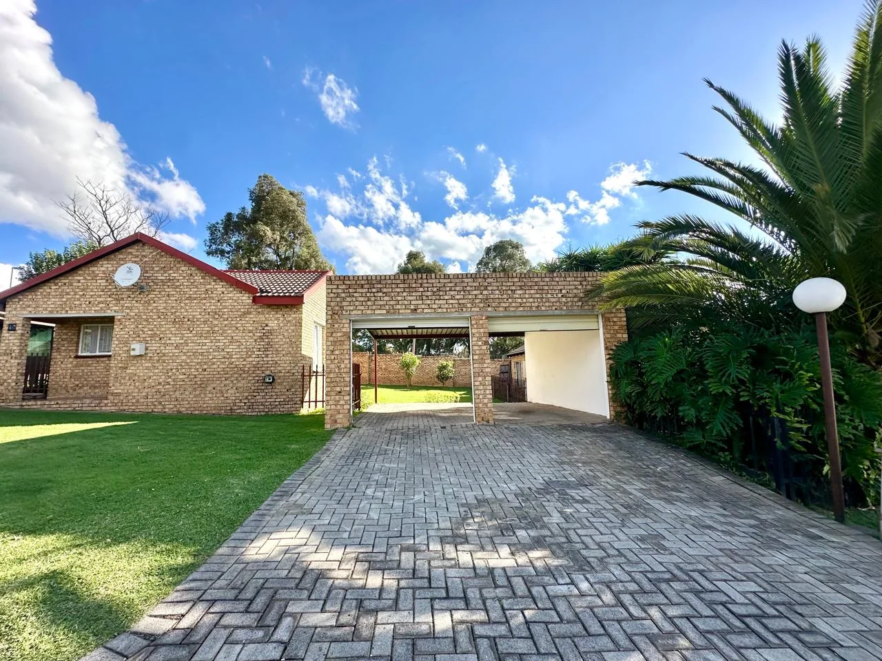 SECURE YOUR PEACE, ENJOY YOUR SPACE – EFFORTLESS LIVING WITH A GARDEN TO MATCH