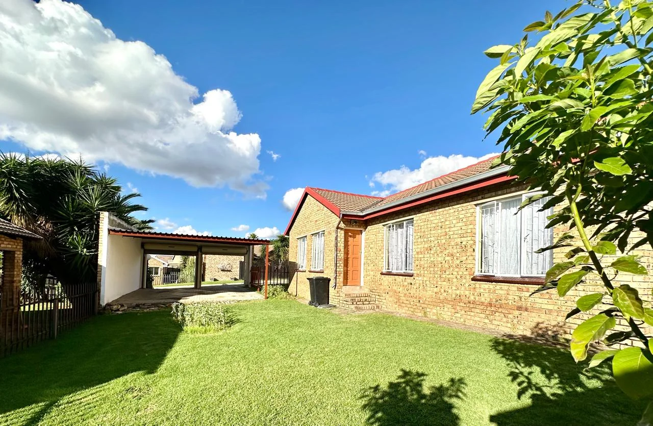 SECURE YOUR PEACE, ENJOY YOUR SPACE – EFFORTLESS LIVING WITH A GARDEN TO MATCH