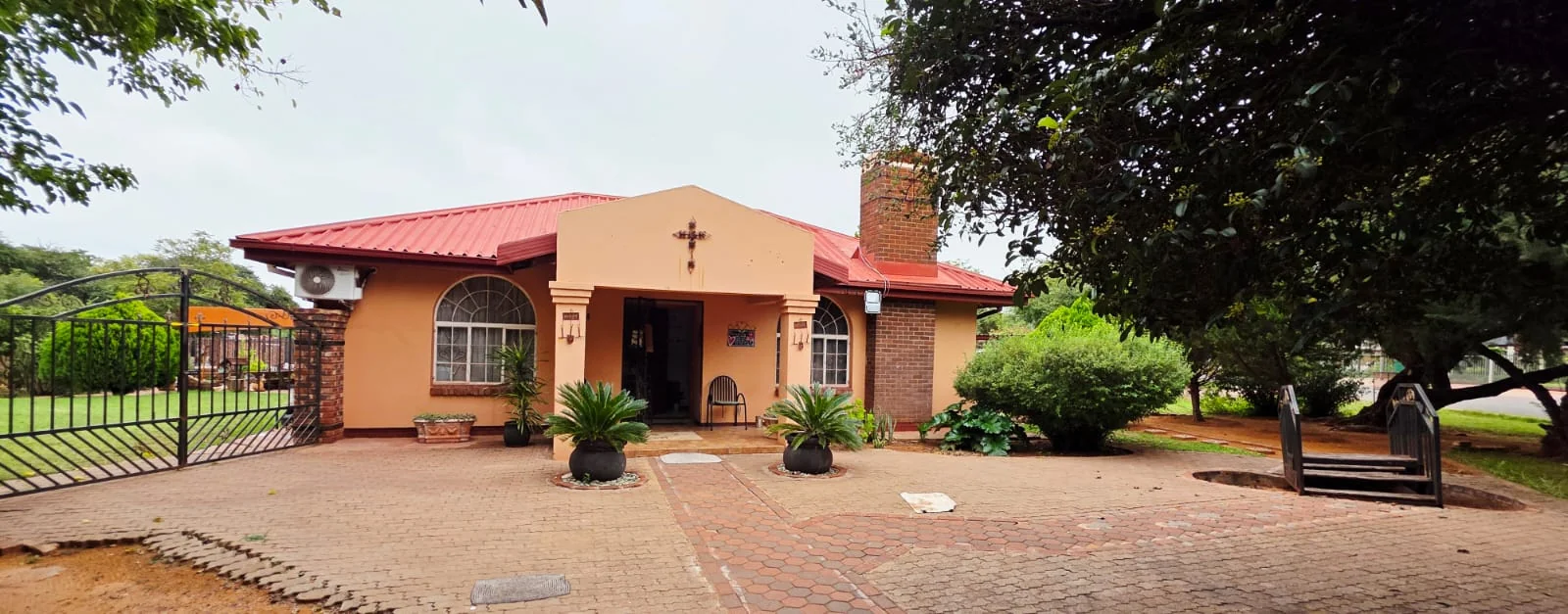 4 Bedroom House For Sale