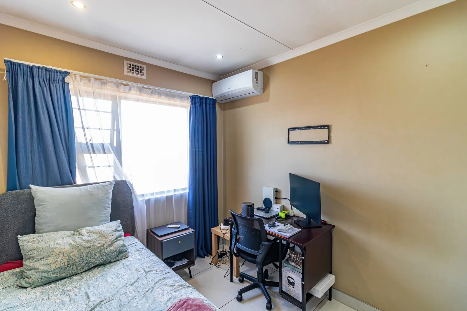 Secure Family Living in Clayville, Midrand: Spacious 4 Bedroom Estate Home with Big Yard.
