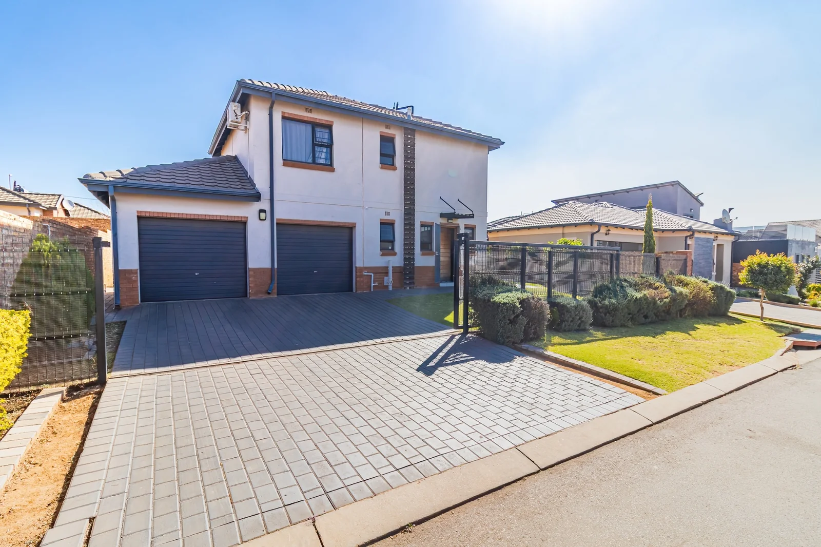 Secure Family Living in Clayville, Midrand: Spacious 4 Bedroom Estate Home with Big Yard.