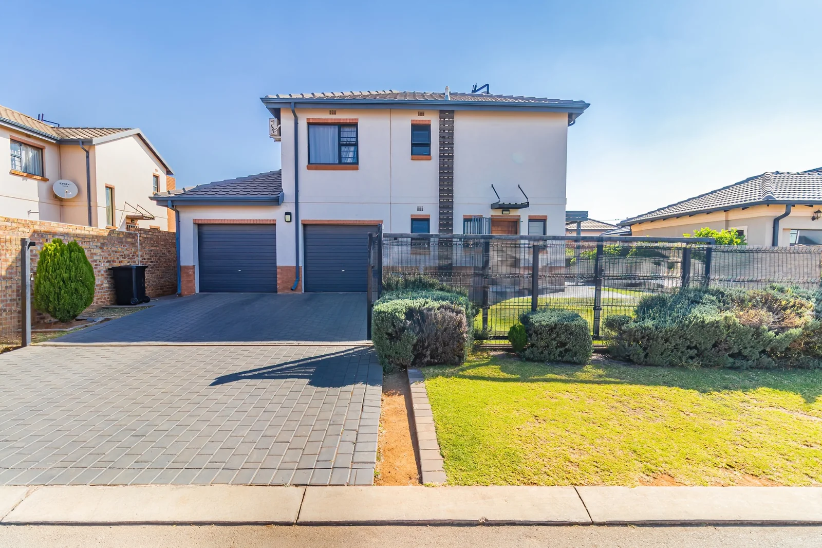 Secure Family Living in Clayville, Midrand: Spacious 4 Bedroom Estate Home with Big Yard.