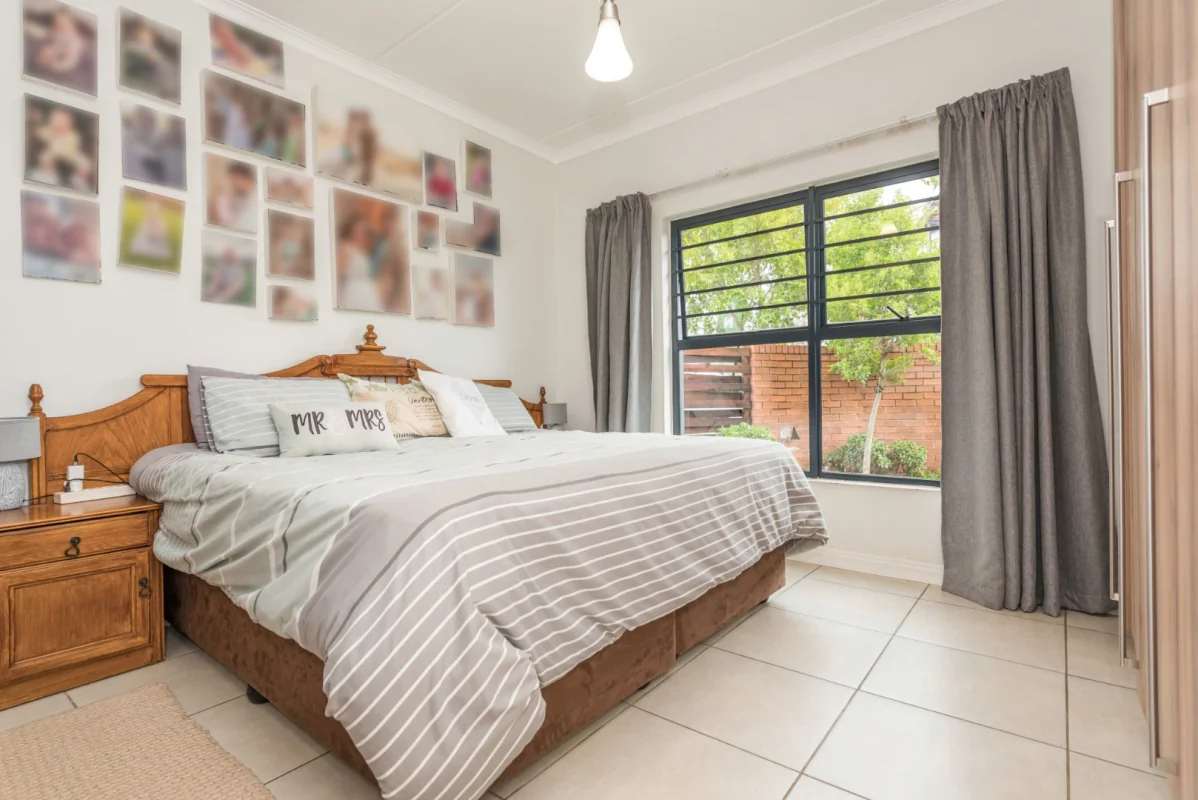 Beautiful modern group floor apartment in the Reids, Linbro Park