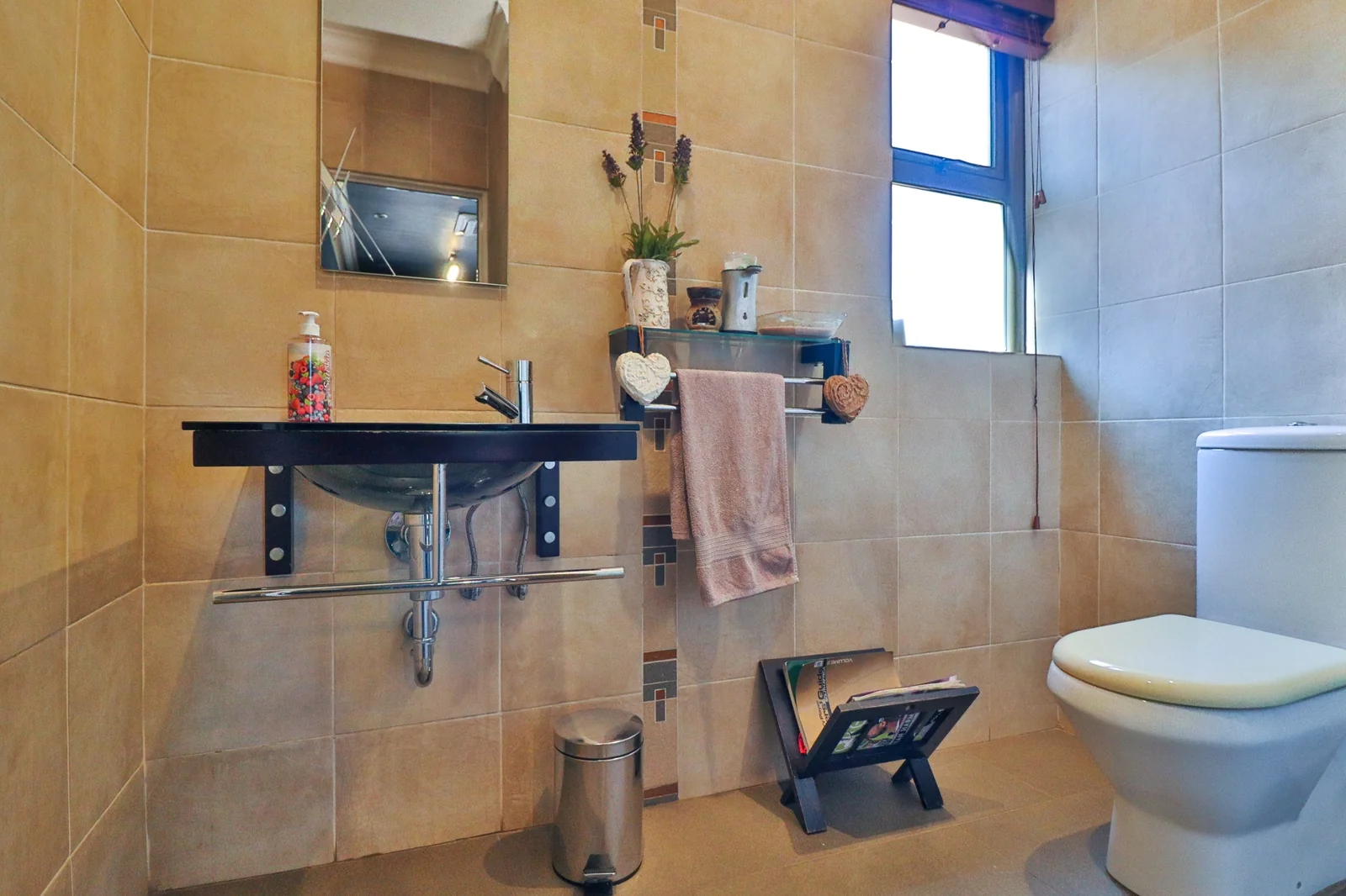 FOR THE DISCERNING BUYER ..... YOU'VE FOUND YOUR FURNISHED HOME!