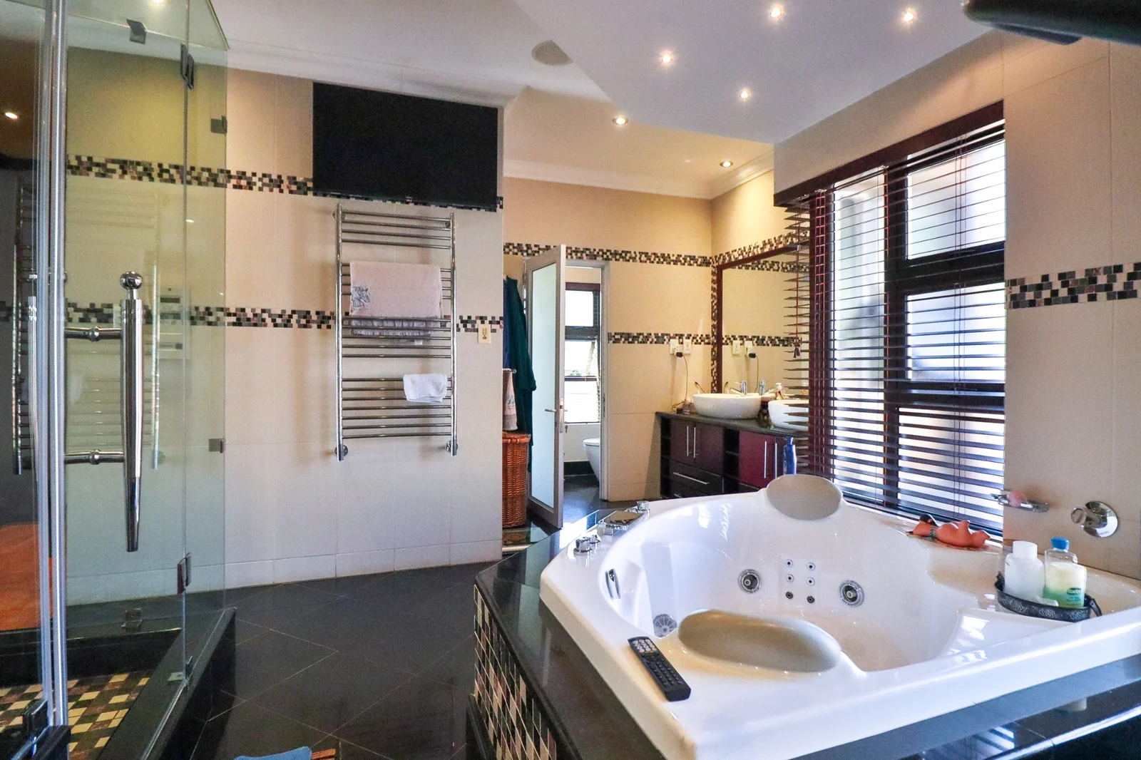 FOR THE DISCERNING BUYER ..... YOU'VE FOUND YOUR FURNISHED HOME!