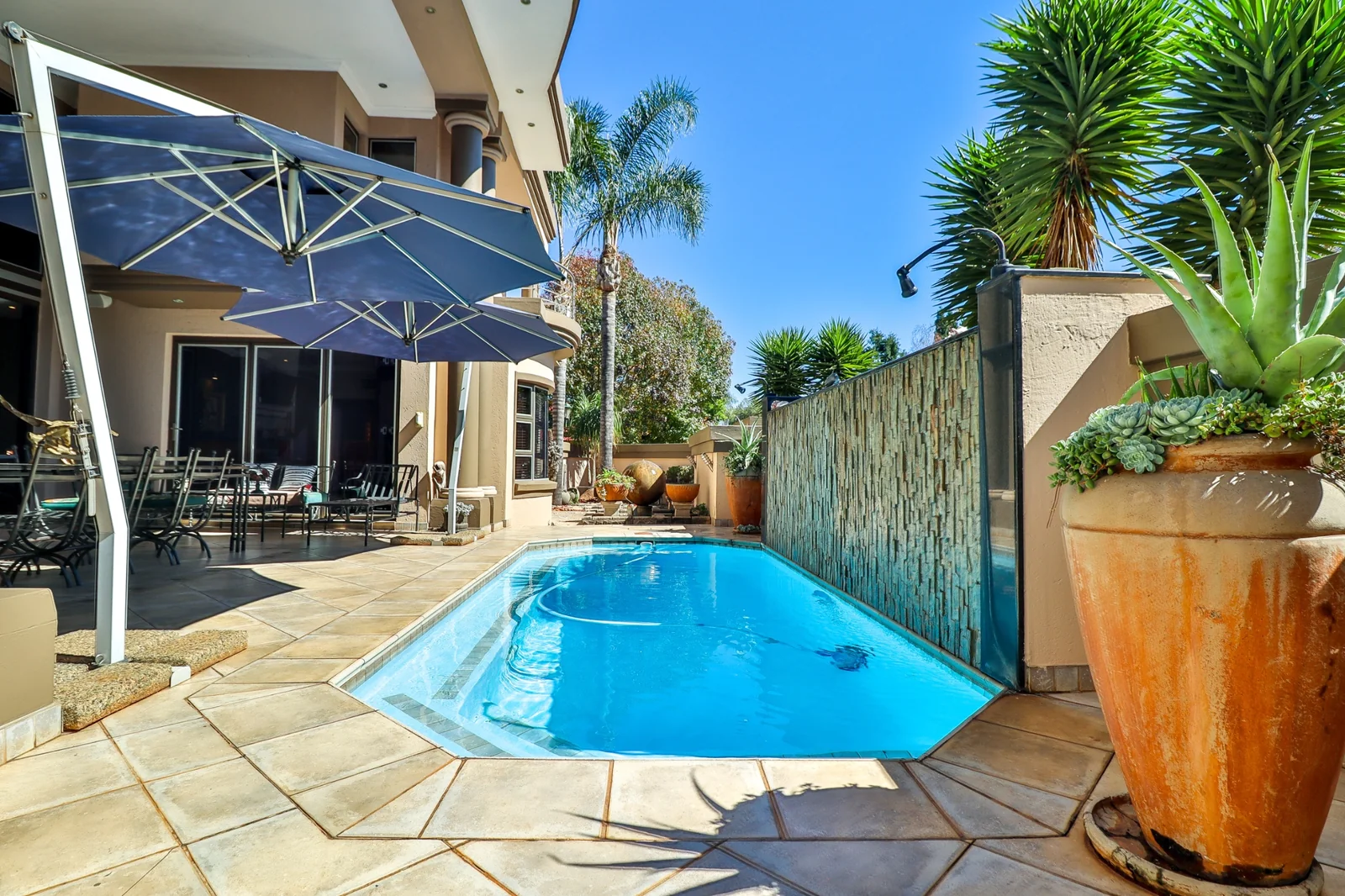 FOR THE DISCERNING BUYER ..... YOU'VE FOUND YOUR FURNISHED HOME!