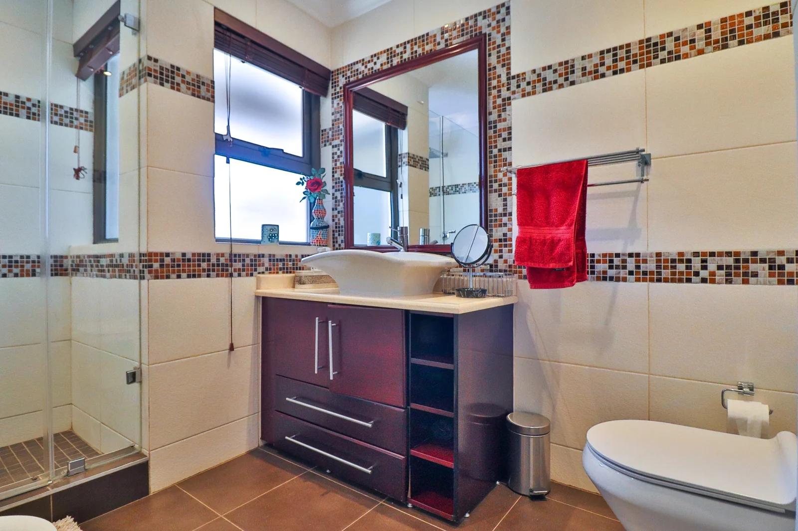 FOR THE DISCERNING BUYER ..... YOU'VE FOUND YOUR FURNISHED HOME!