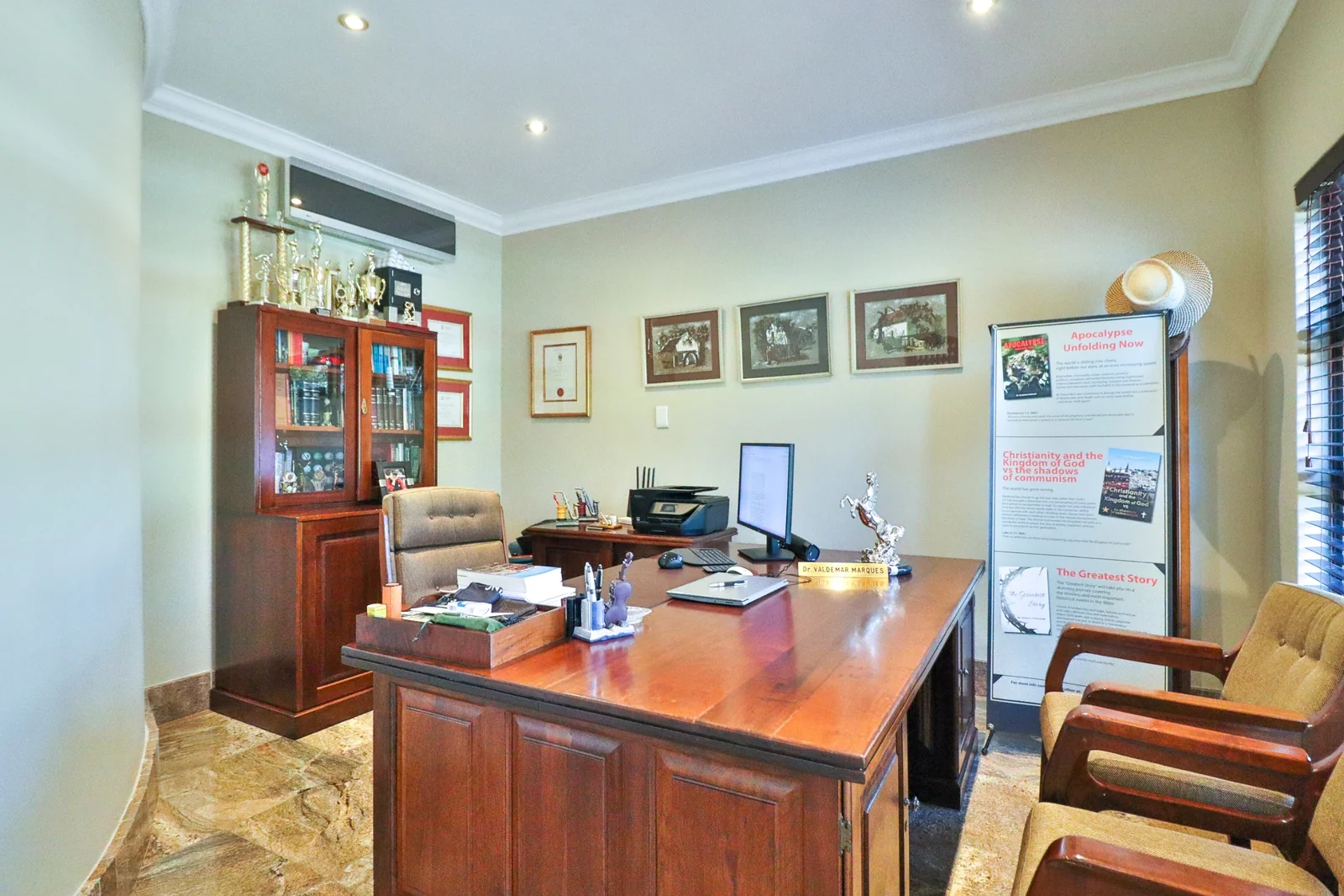 FOR THE DISCERNING BUYER ..... YOU'VE FOUND YOUR FURNISHED HOME!