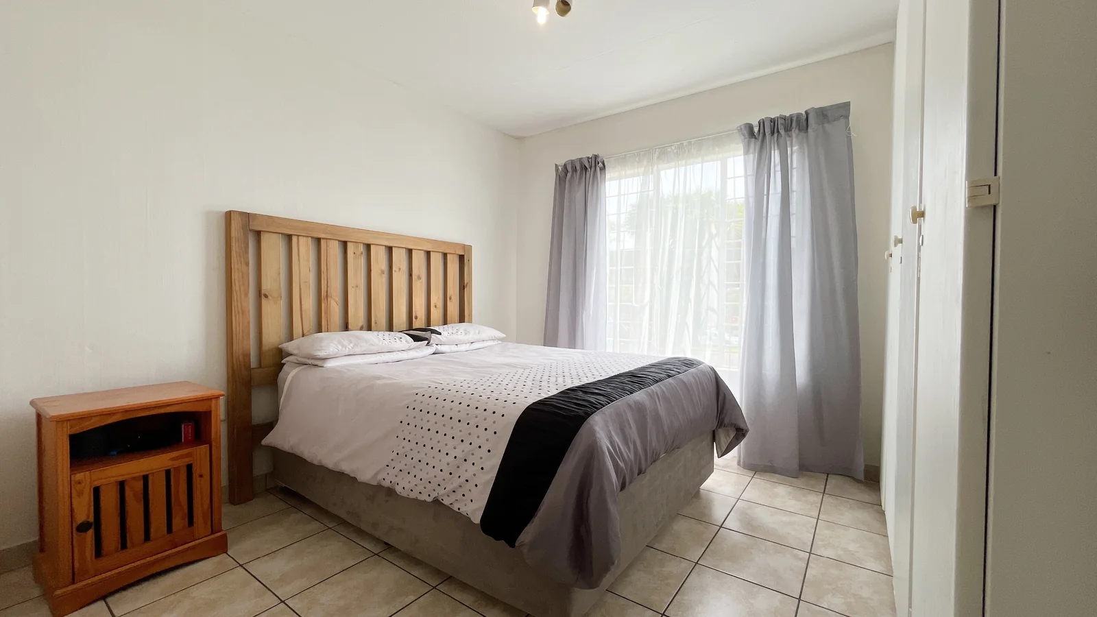 1 Bedroom Ground Floor Apartment for Sale