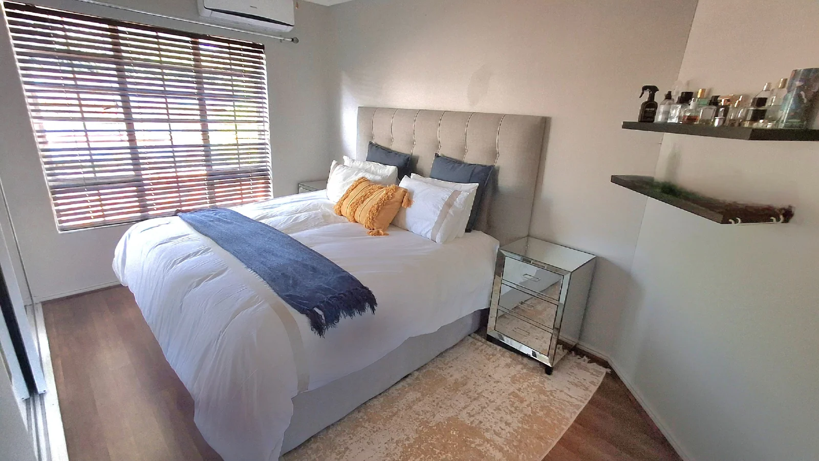 Modern, Secure & Immaculate 2-Bedroom Simplex in Meer en See
