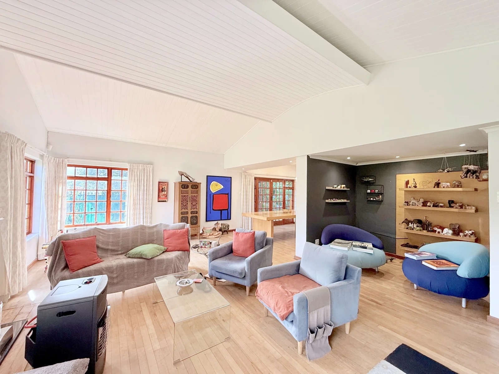 Characterful and spacious four bedroom family home, including self-contained flat, on double plot.