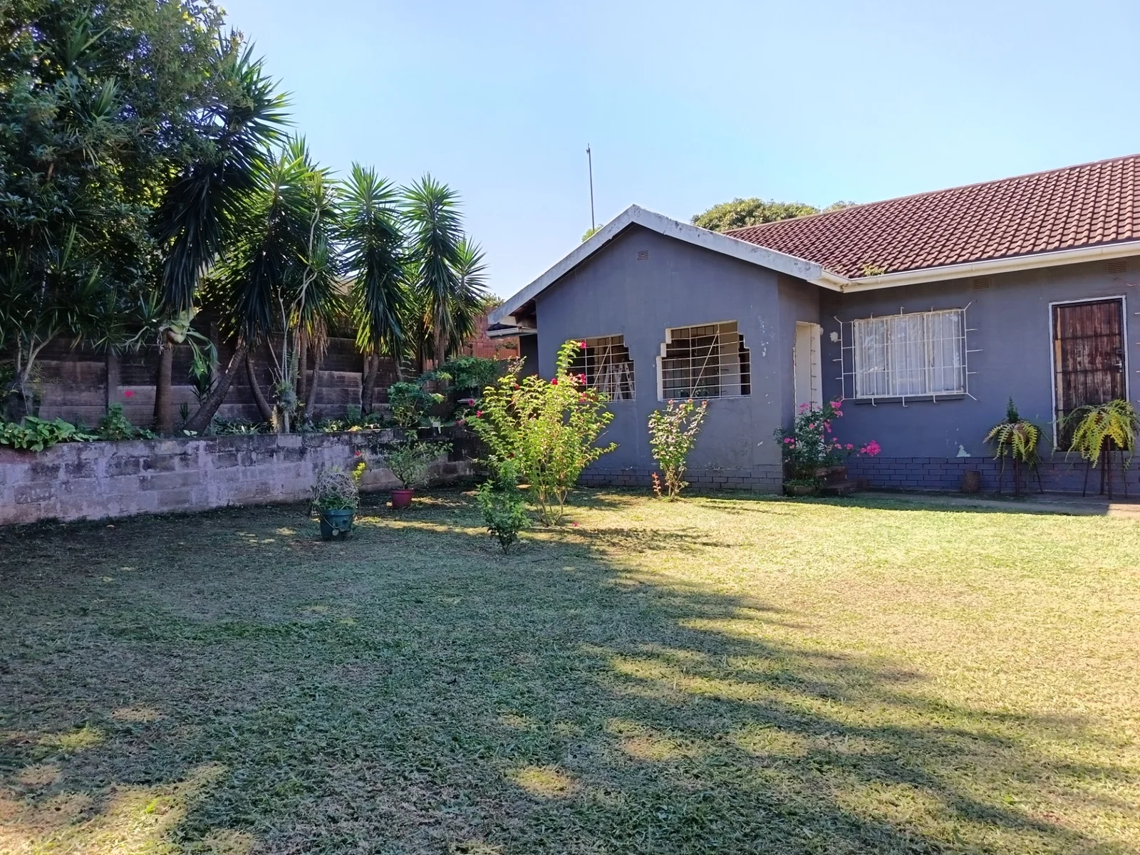 3-Bedroom home with a flat.