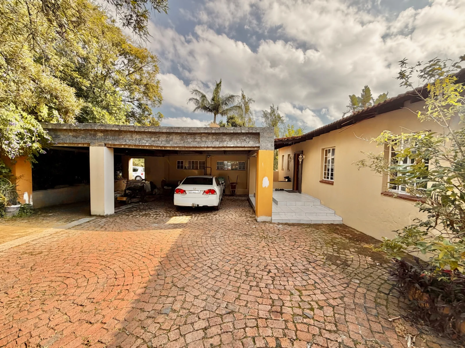 Investment Property in Glen Austin, Midrand – 1 Hectare Income-Generating Multi-Let Asset with Cottages & Massive Development Potential
