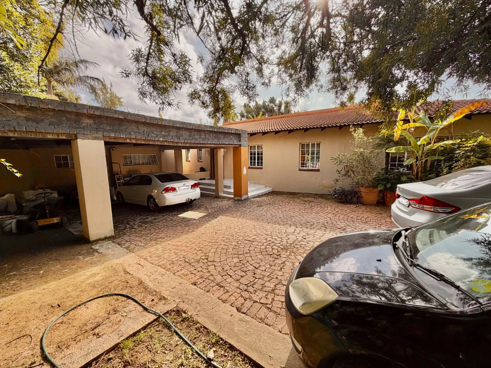 Investment Property in Glen Austin, Midrand – 1 Hectare Income-Generating Multi-Let Asset with Cottages & Massive Development Potential
