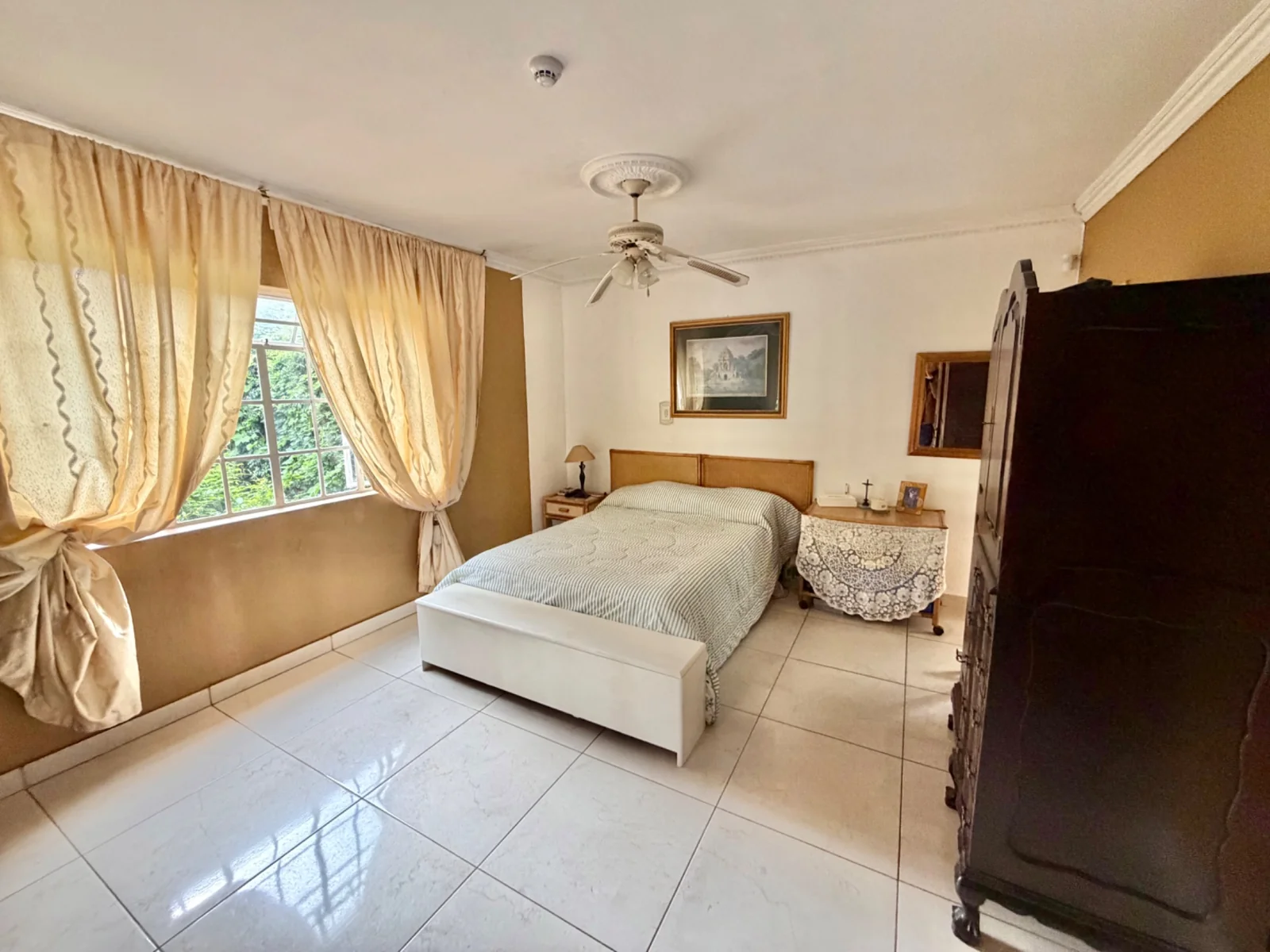 Investment Property in Glen Austin, Midrand – 1 Hectare Income-Generating Multi-Let Asset with Cottages & Massive Development Potential