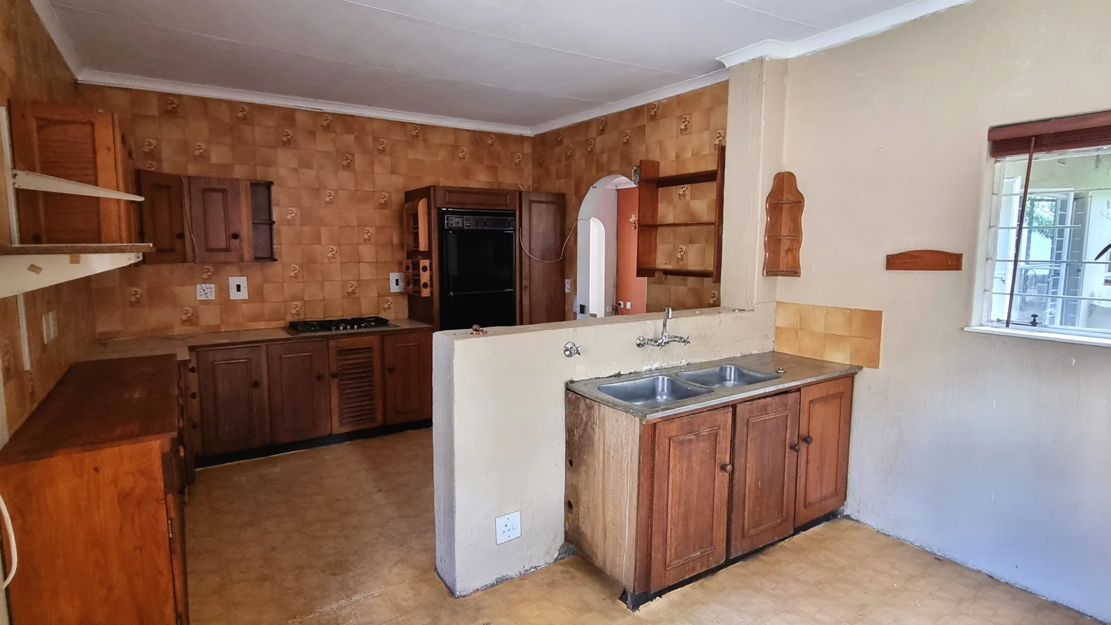Renovator’s Dream in Prime Bromhof Location – Endless Potential for the Right Buyer