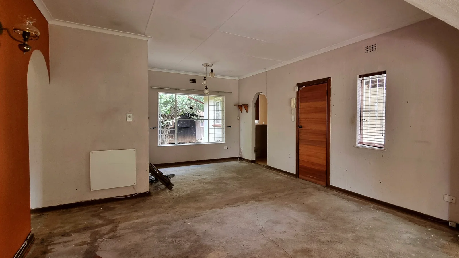Renovator’s Dream in Prime Bromhof Location – Endless Potential for the Right Buyer
