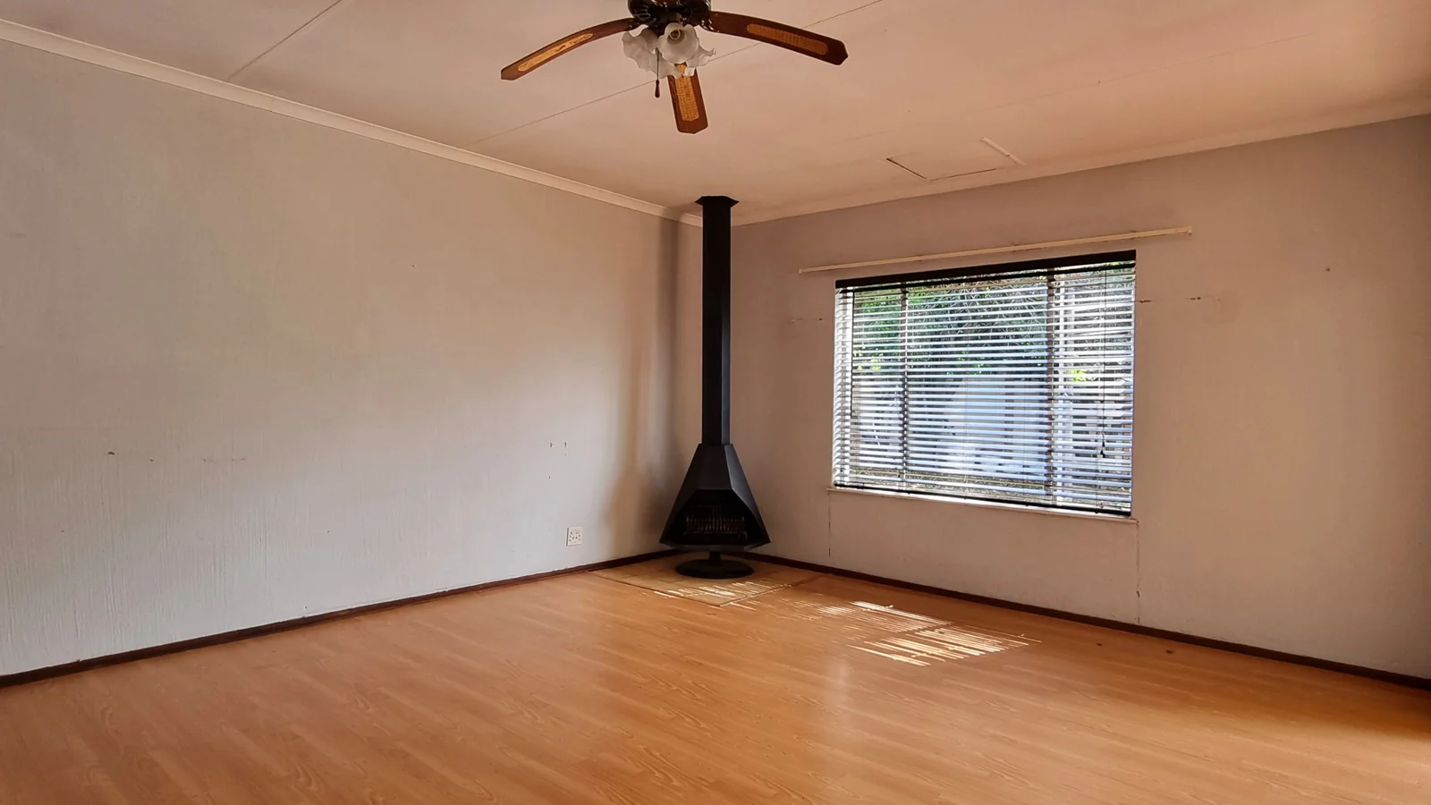 Renovator’s Dream in Prime Bromhof Location – Endless Potential for the Right Buyer