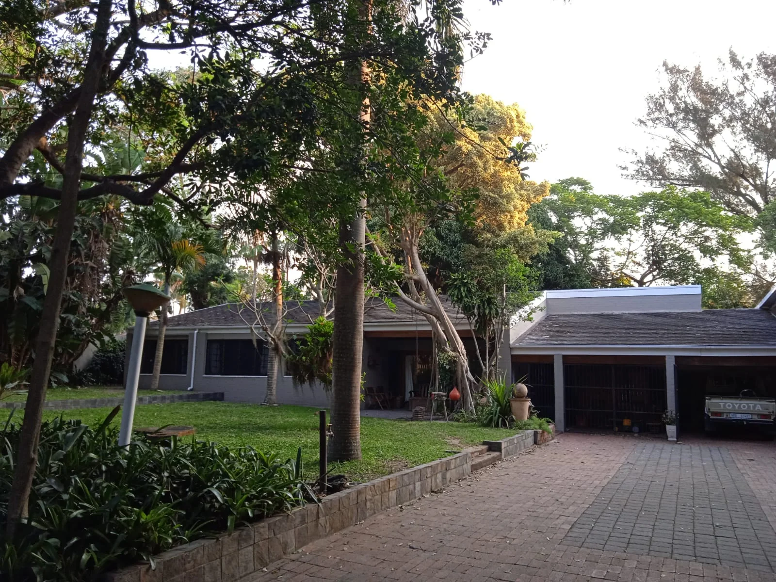 A Place in the Shade – A Must-See family home in Meer En See