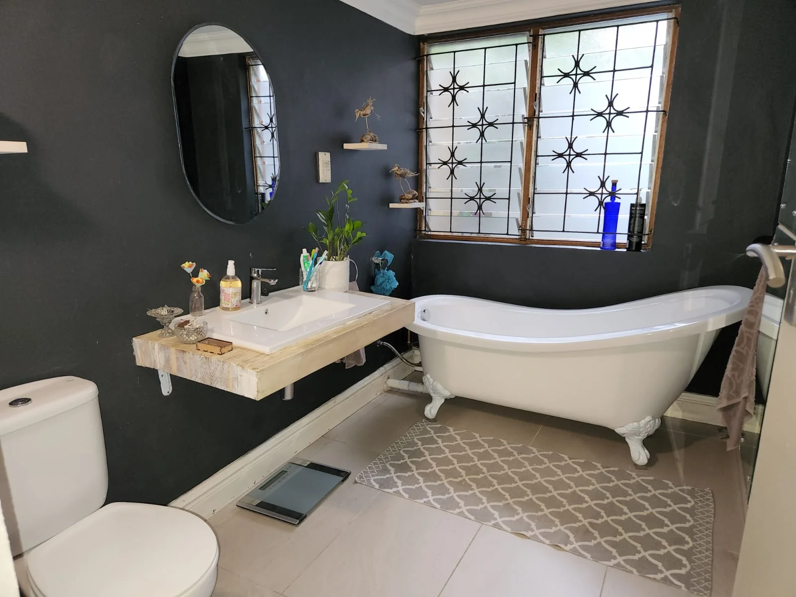 A Place in the Shade – A Must-See family home in Meer En See