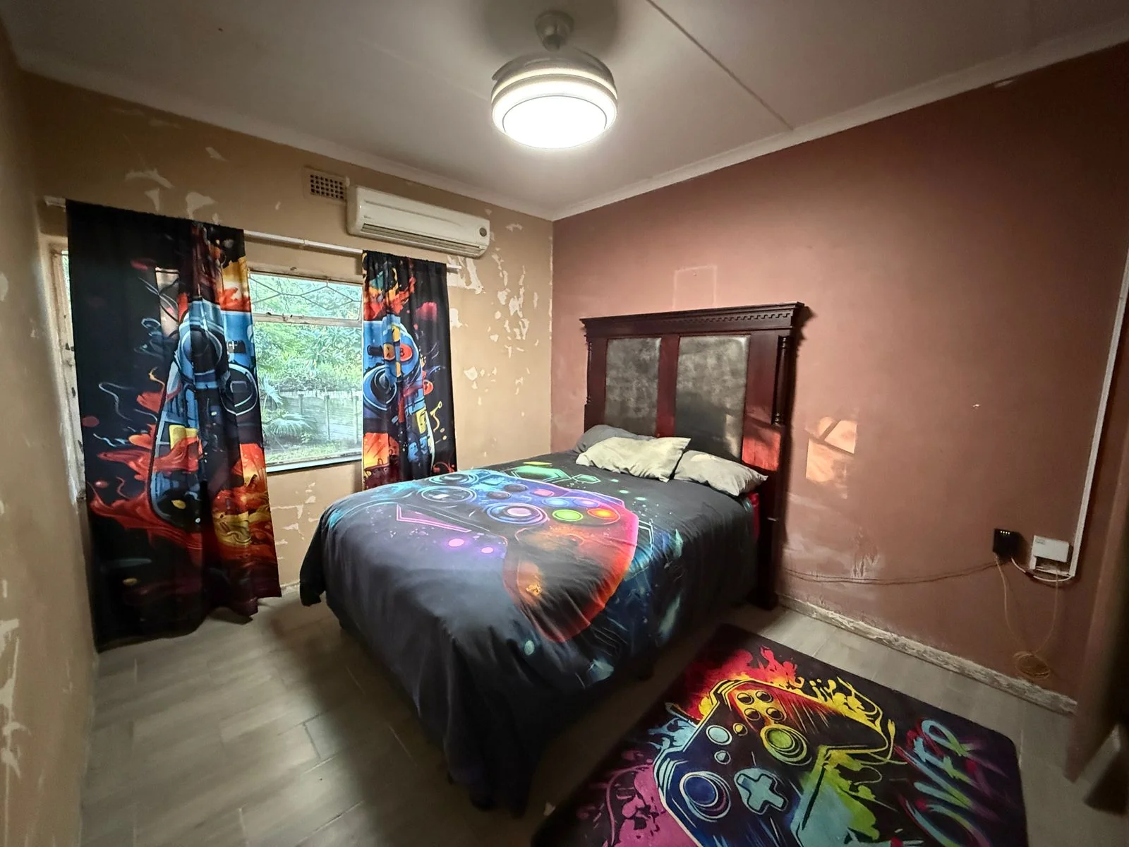 Spacious Property with Large Yard & Renovation Potential