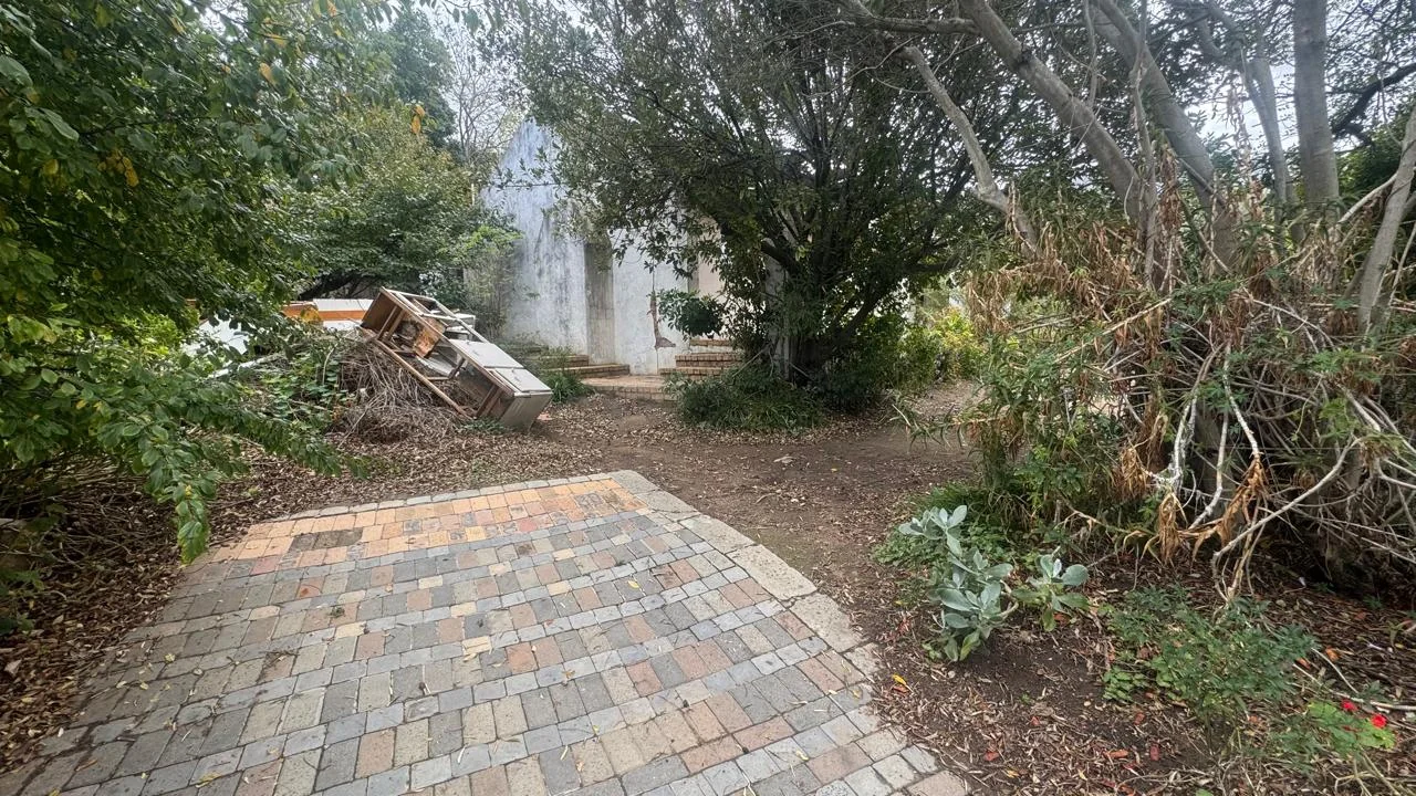 SPACIOUS PROPERTY WITH HUGE DEVELOPMENT POTENTIAL