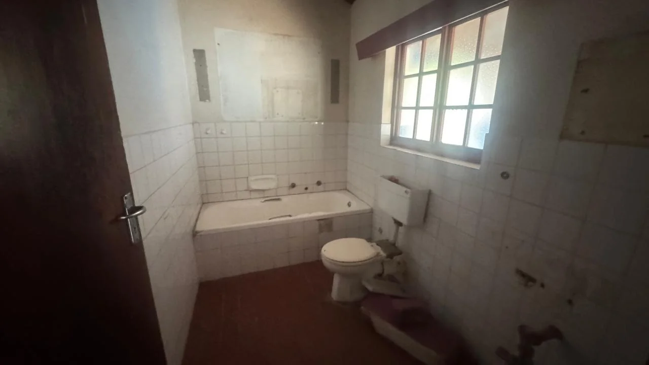 SPACIOUS PROPERTY WITH HUGE DEVELOPMENT POTENTIAL