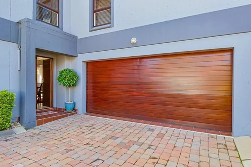 Midstream Estate, Centurion
