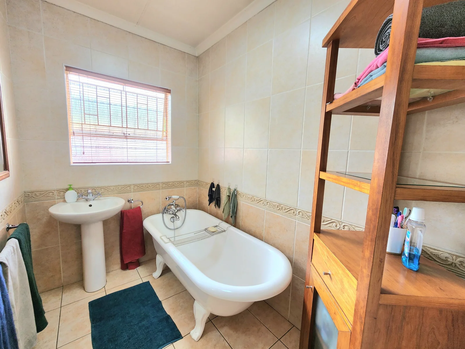 Welcome to Janina Village — secure, spacious family living in the heart of Edleen.