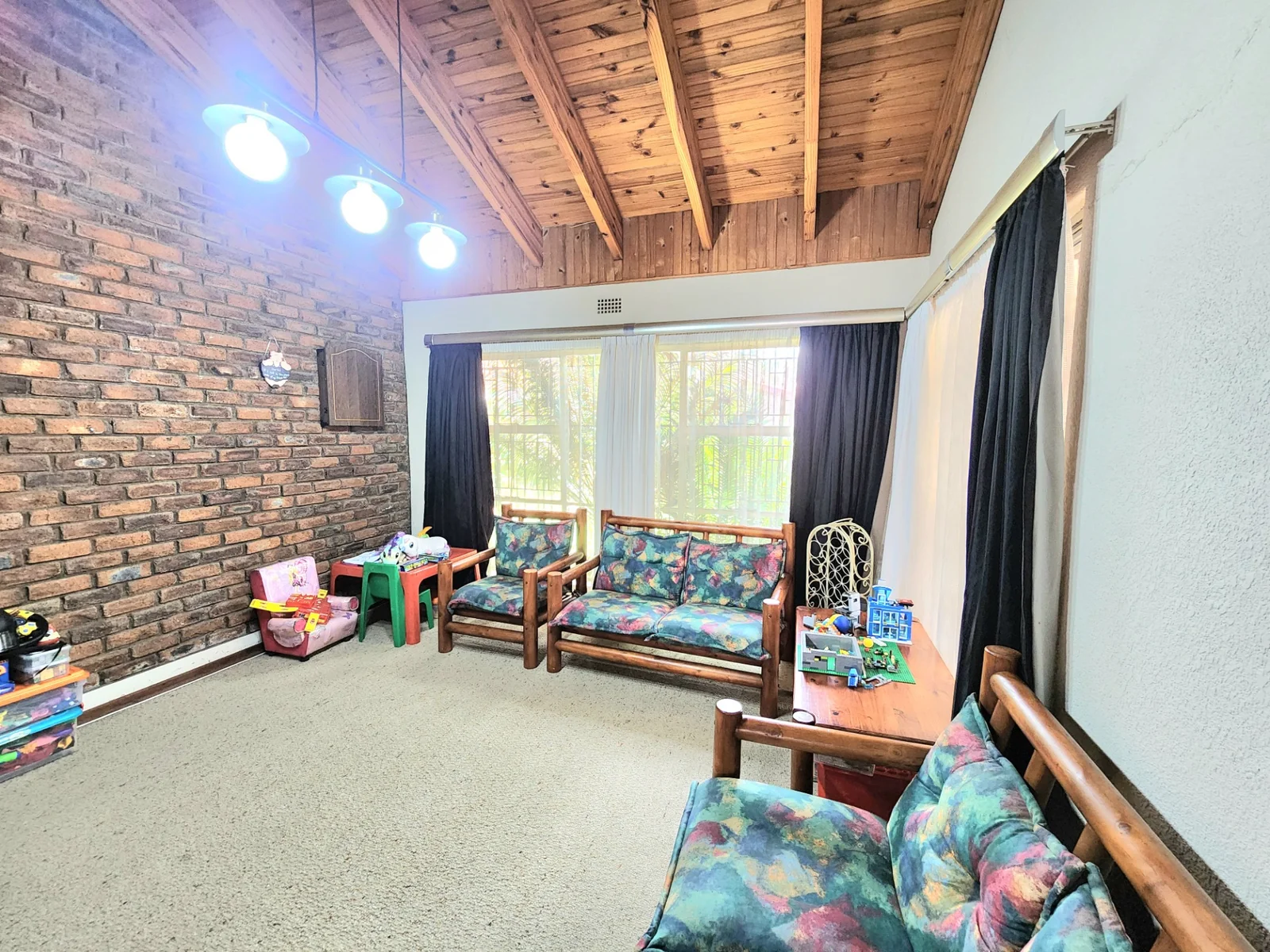 Welcome to Janina Village — secure, spacious family living in the heart of Edleen.