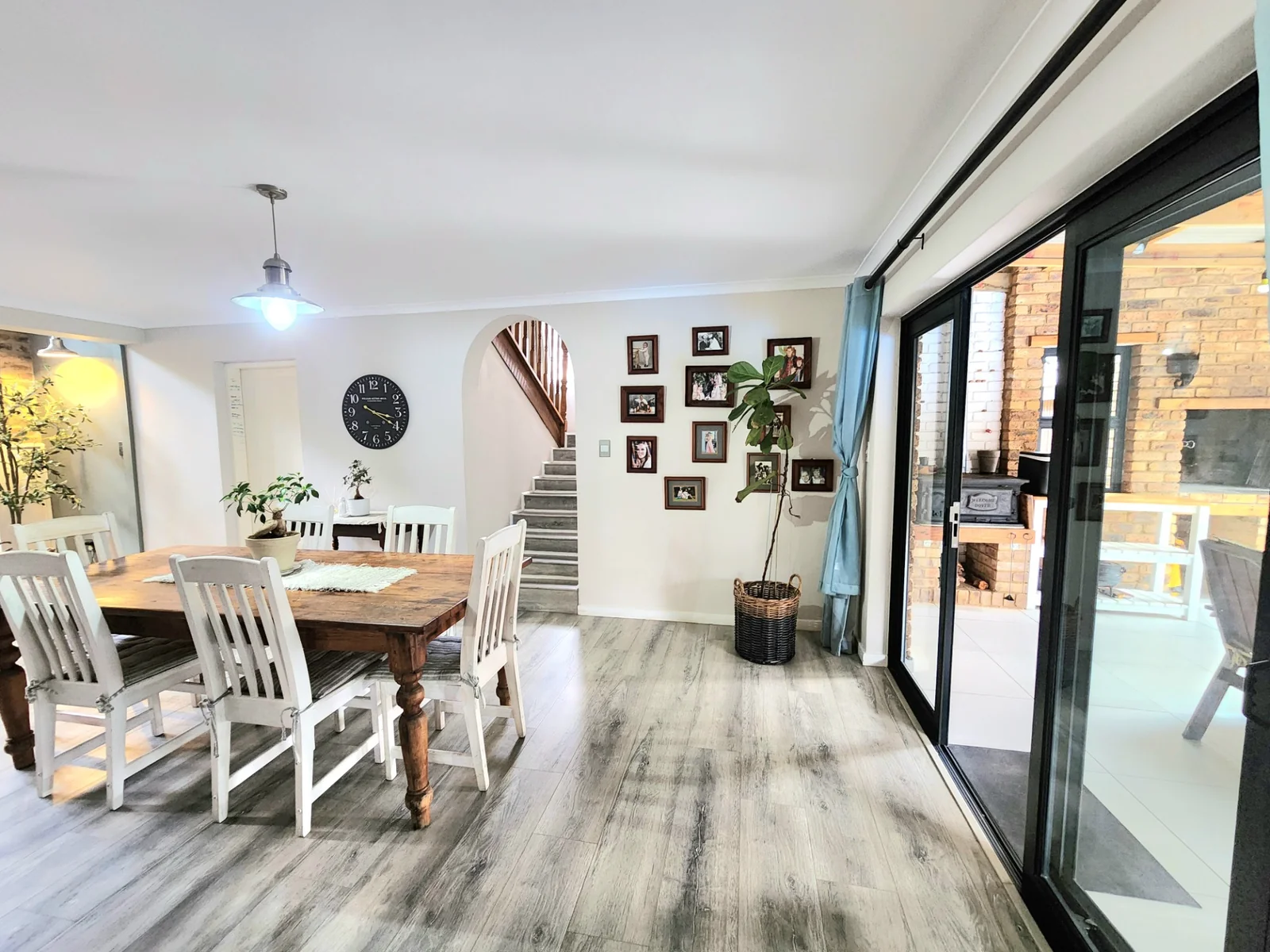 Quiet Cul-de-Sac lifestyle in Ravenswood