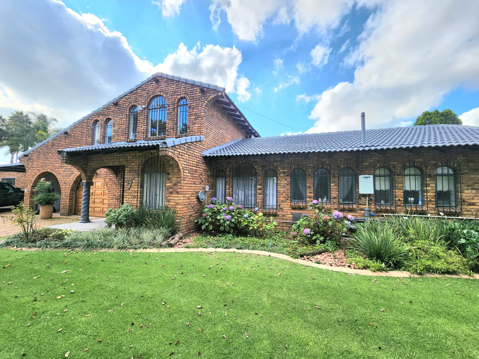 Quiet Cul-de-Sac lifestyle in Ravenswood