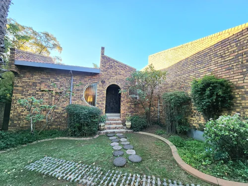 Farrarmere, Benoni