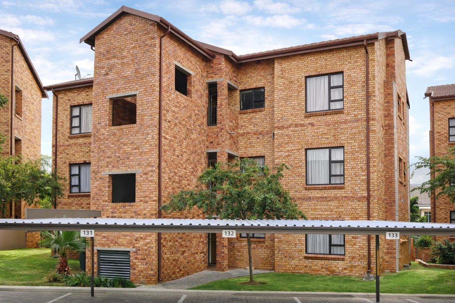 Fabulously maintained unit and Complex, 1st Floor with patio.