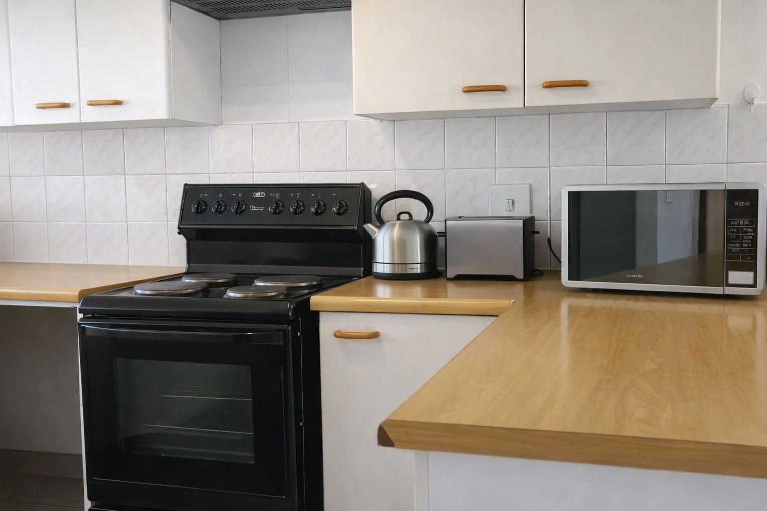 Spacious First Floor Apartment in a Sought-After Tranquil Suburb of Constantia Kloof