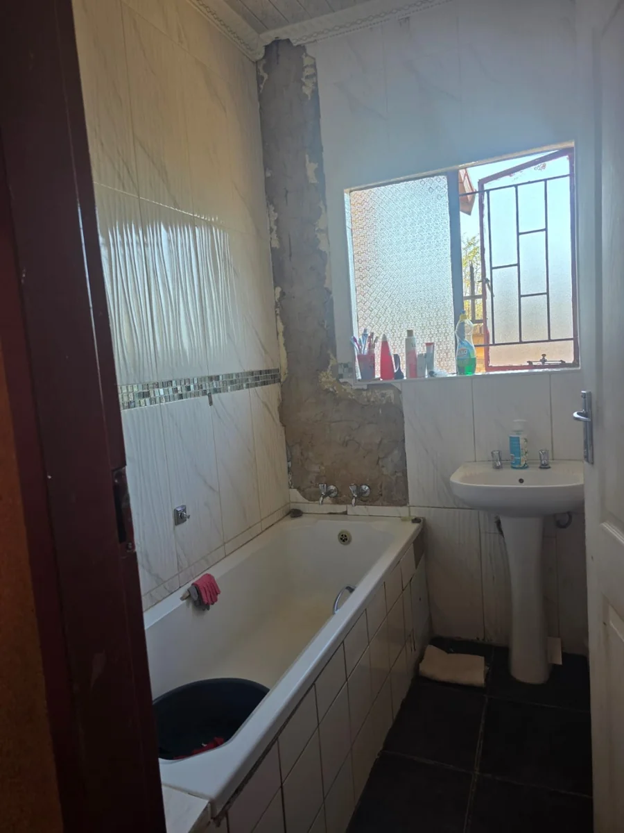 House for Sale Tlhabane West