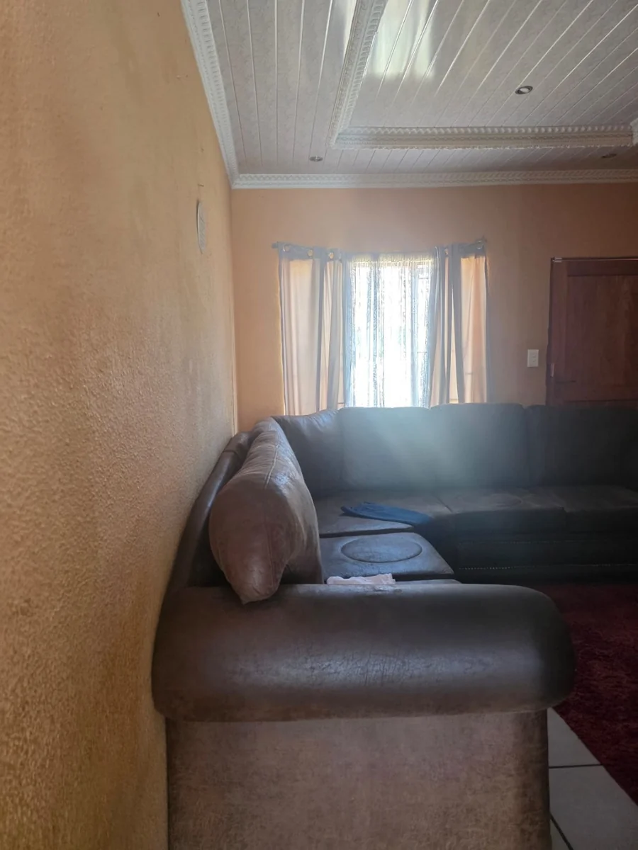 House for Sale Tlhabane West