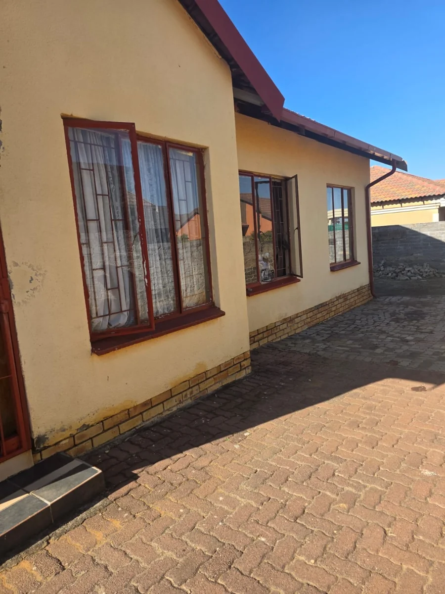 House for Sale Tlhabane West
