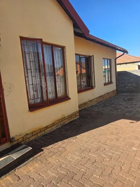 Tlhabane West, Rustenburg