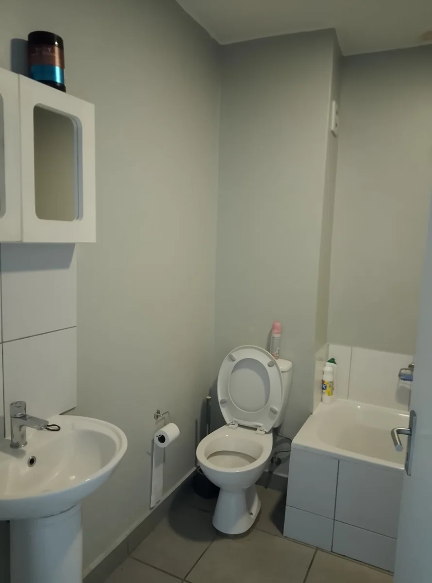 2 Bedroom Apartment To Let | Walking Distance to Vodaworld & Gautrain Bus Route