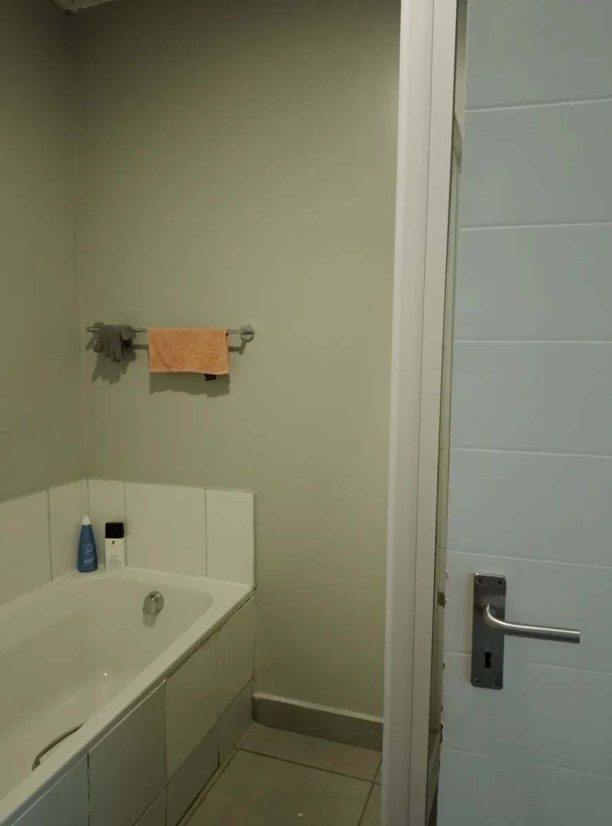 2 Bedroom Apartment To Let | Walking Distance to Vodaworld & Gautrain Bus Route