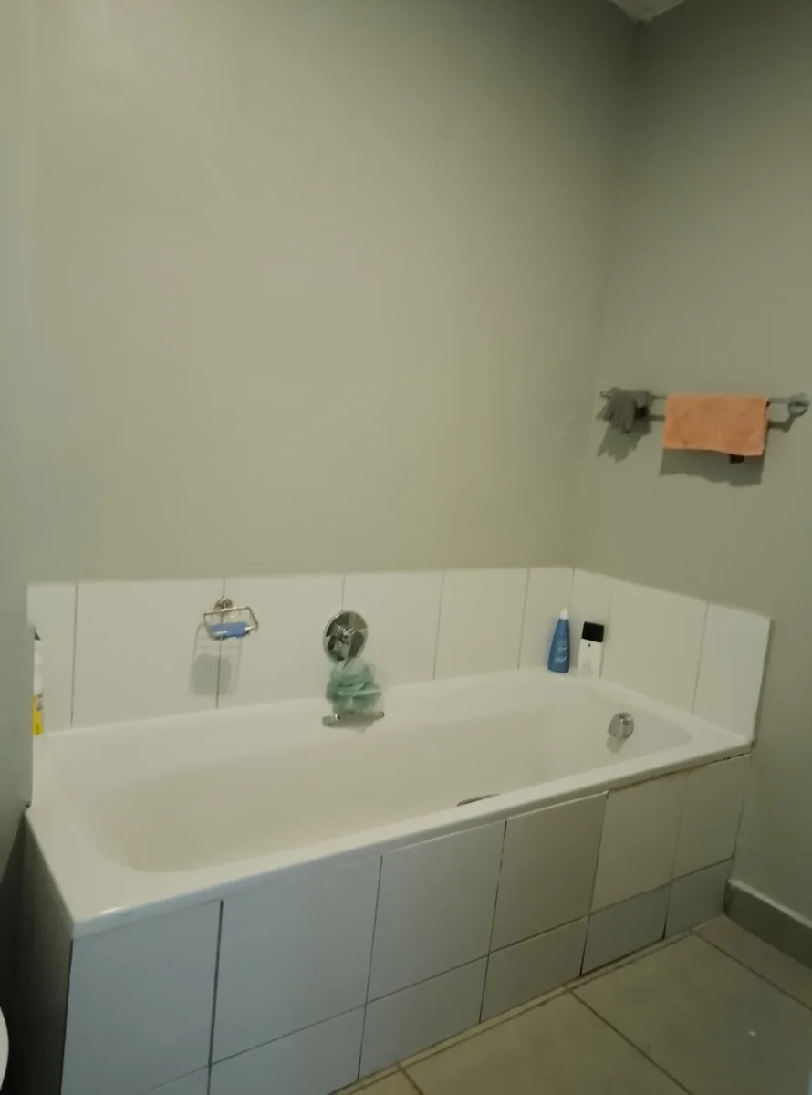 2 Bedroom Apartment To Let | Walking Distance to Vodaworld & Gautrain Bus Route