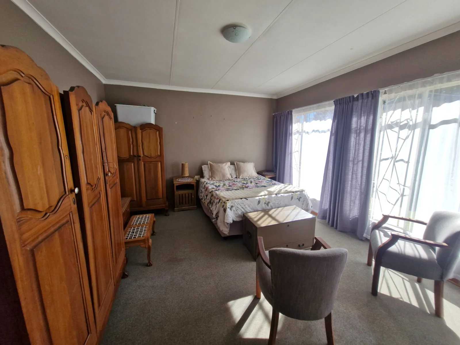Sunny 5 Bedroom house in Panorama