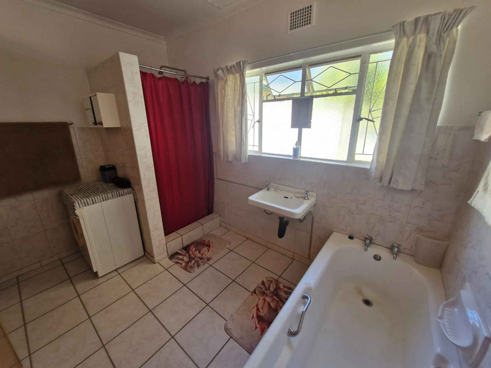 Sunny 5 Bedroom house in Panorama