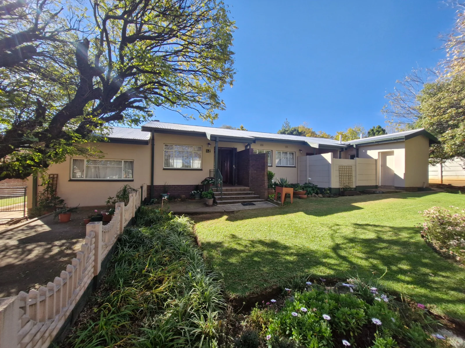 Sunny 5 Bedroom house in Panorama